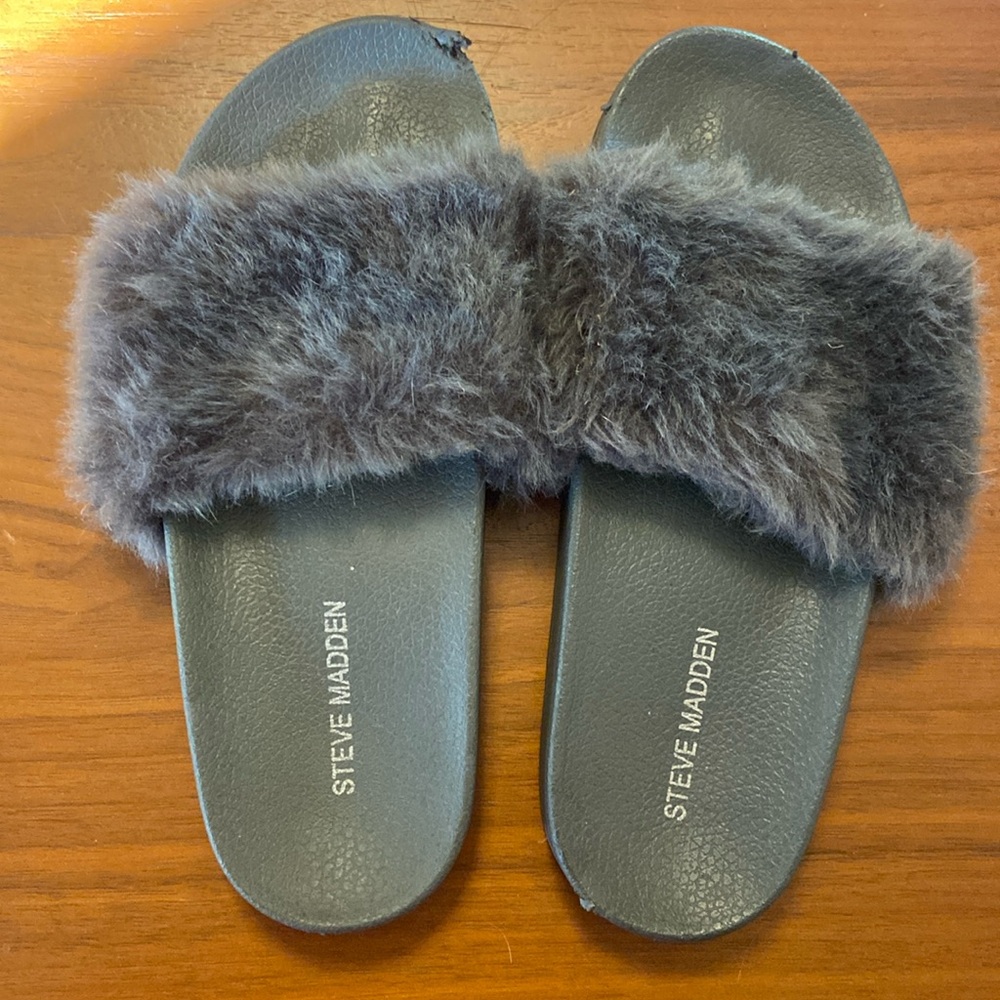 Steve Madden, Faux Fur Slides, Dark Grey, Sz 5 kids, Sz 7 women’s